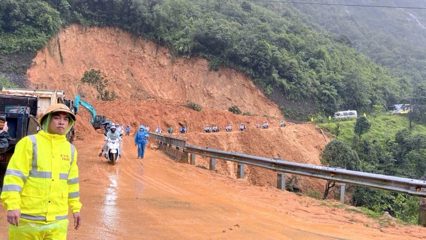 Lào Cai thông tuyến hoàn toàn quốc lộ 4D lên Sapa